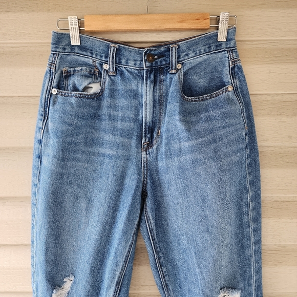 American Eagle distressed mom jeans size 2 - Picture 3 of 13